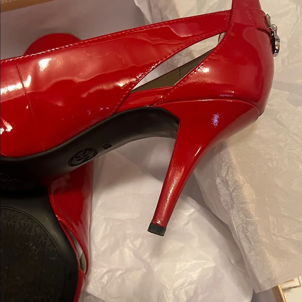 Michael Kors Hamilton Mid Patent Pumps in Chili Red